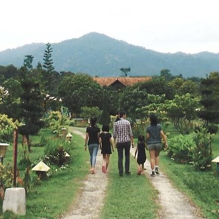 Happy Paradise Kampung Janda Baik Eksteriør bilde